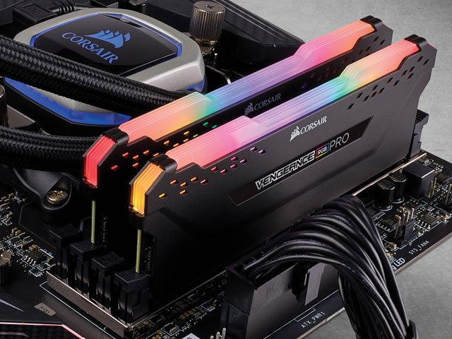 79%OFF!】 CORSAIR DDR4-3600MHz デスクトップPC用 メモリ VENGEANCE