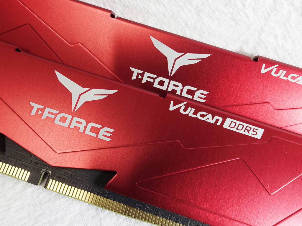 DDR5初の赤色、Team T-FORCE VULCANシリーズのDDR5-5200にカラバリ