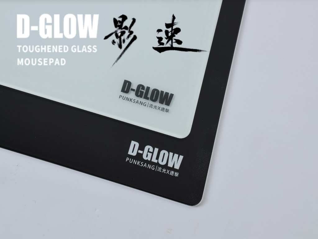 D-GLOWからスピード型ガラスマウスパッド『D-GLOW【速】』と